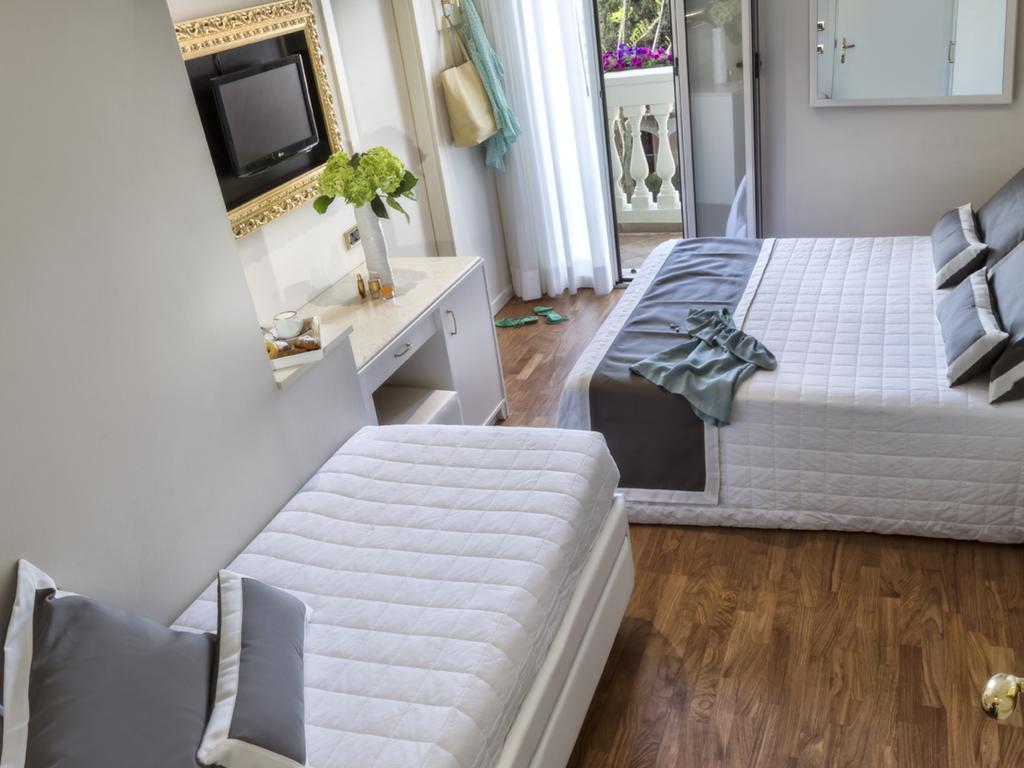 Novecento Suite Hotel Riccione Exterior foto